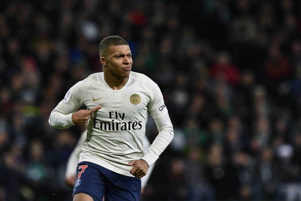 观天下丨英国安德鲁王子被剥夺王室头衔；日本“熊害”致死人数创新高